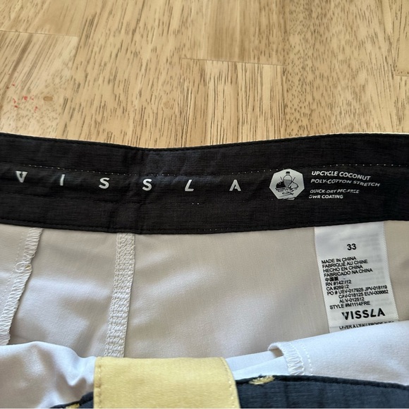 Vissla Free Lap 18.5” Boardshorts Mens Size 33 Yellow Striped Swim Trunks - Picture 4 of 7